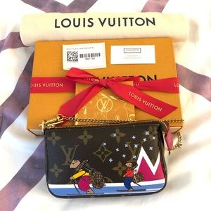 💯 Authentic LV Mini Pochette Limited Edition.